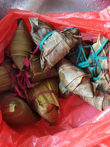 10 Pcs Traditional Nyonya Rice Dumpling 粽子 Bak Zhang   (Three free sample packs will be given as an extra gift.) photo review